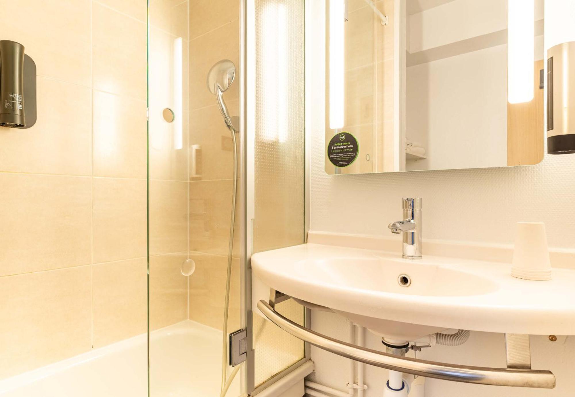 B&B Hotel Nantes Atlantis Le Zenith Сен Ерблен Екстериор снимка